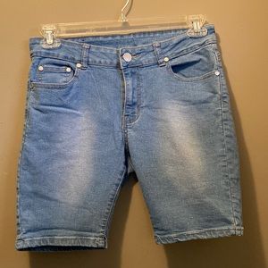 Juniors Ling Collection Bermuda Denim Jean Shorts Size 11/12 Stretch
